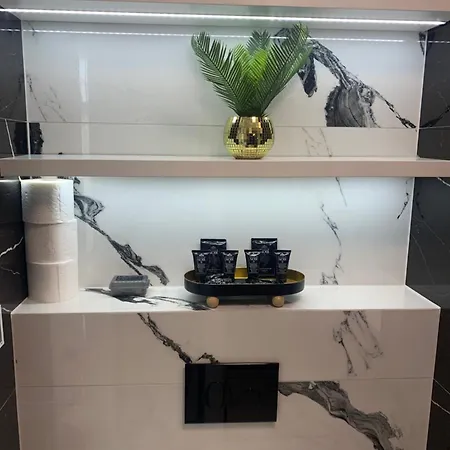 By Radecka Zarembowicza Lotnisko *