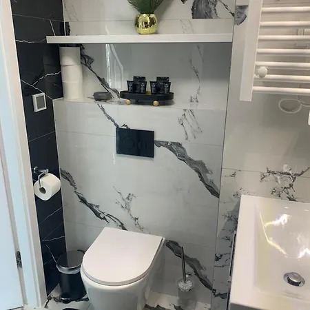 By Radecka Zarembowicza Lotnisko