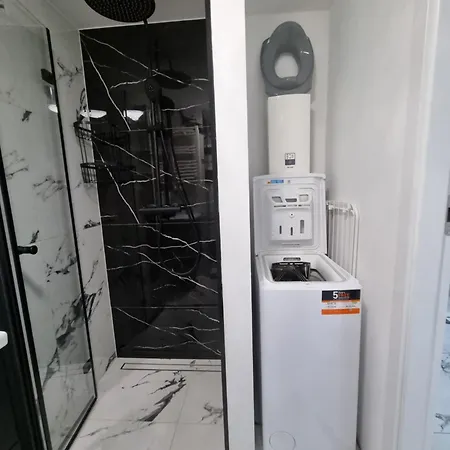 By Radecka Zarembowicza Lotnisko 公寓