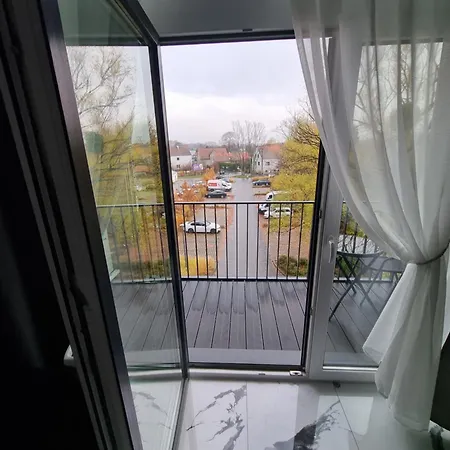 By Radecka Zarembowicza Lotnisko Wrocław