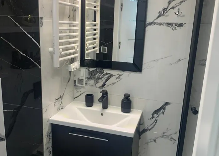 By Radecka Zarembowicza Lotnisko *