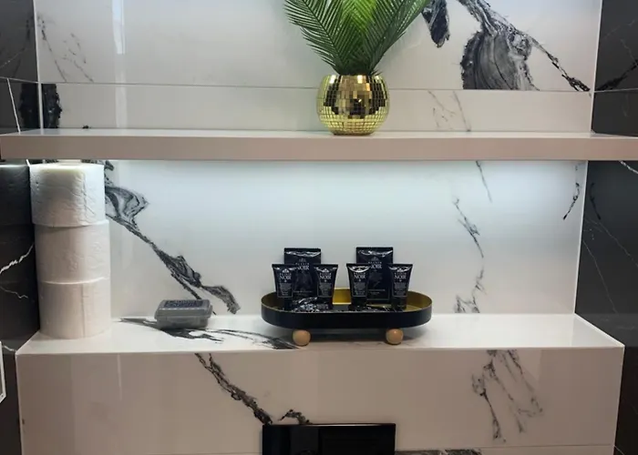 By Radecka Zarembowicza Lotnisko *