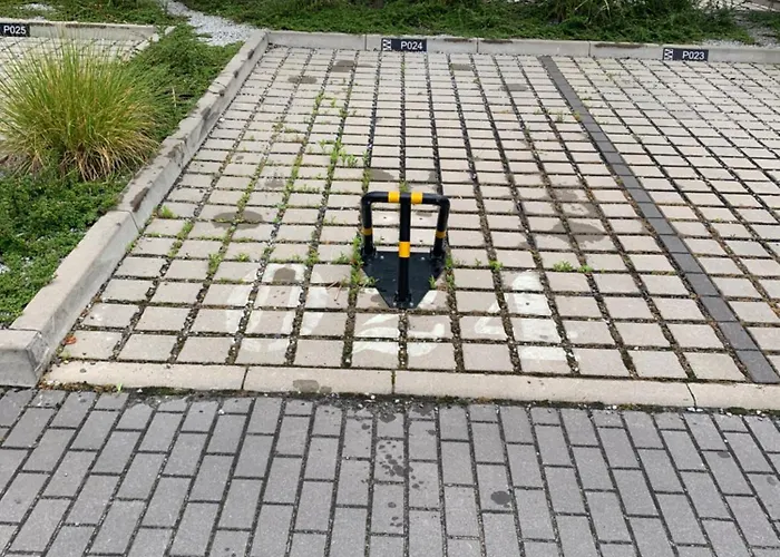 By Radecka Zarembowicza Lotnisko