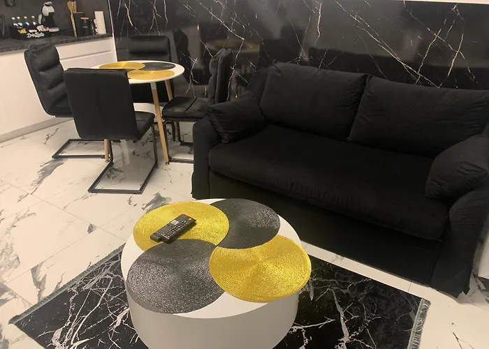 By Radecka Zarembowicza Lotnisko